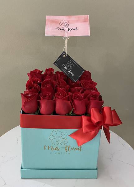 Caja Tiffany de 25 rosas
